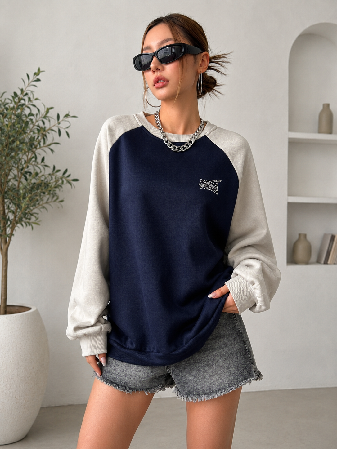 Women Reglan Sleeves Printed Sweatshirt