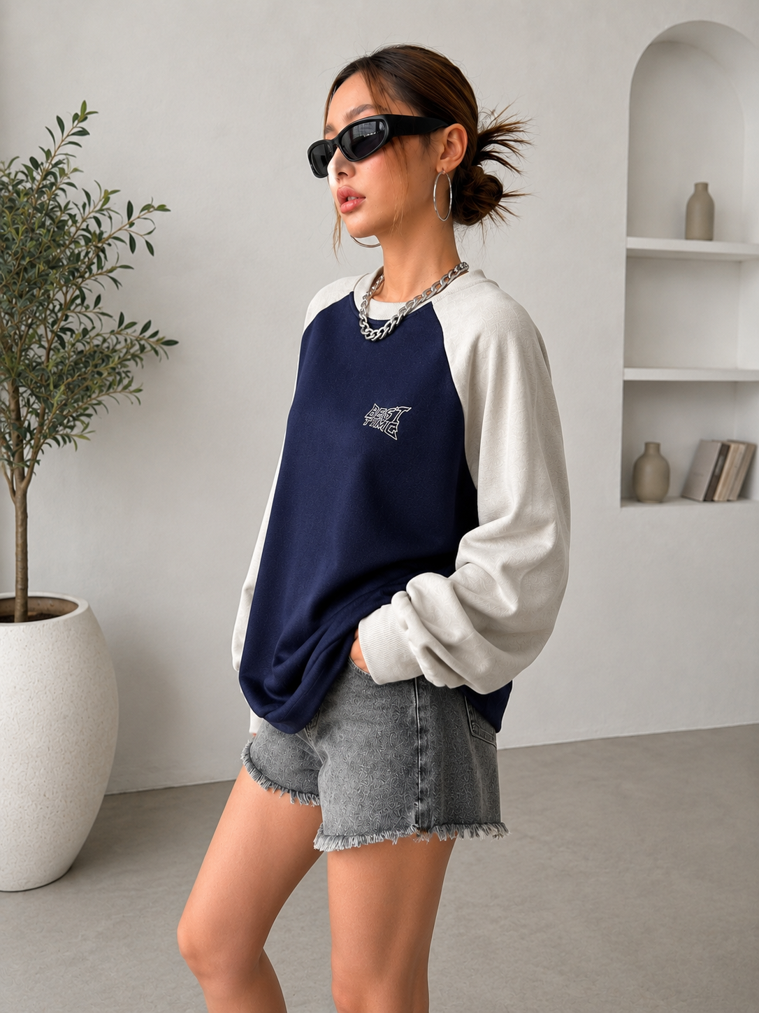 Women Reglan Sleeves Printed Sweatshirt