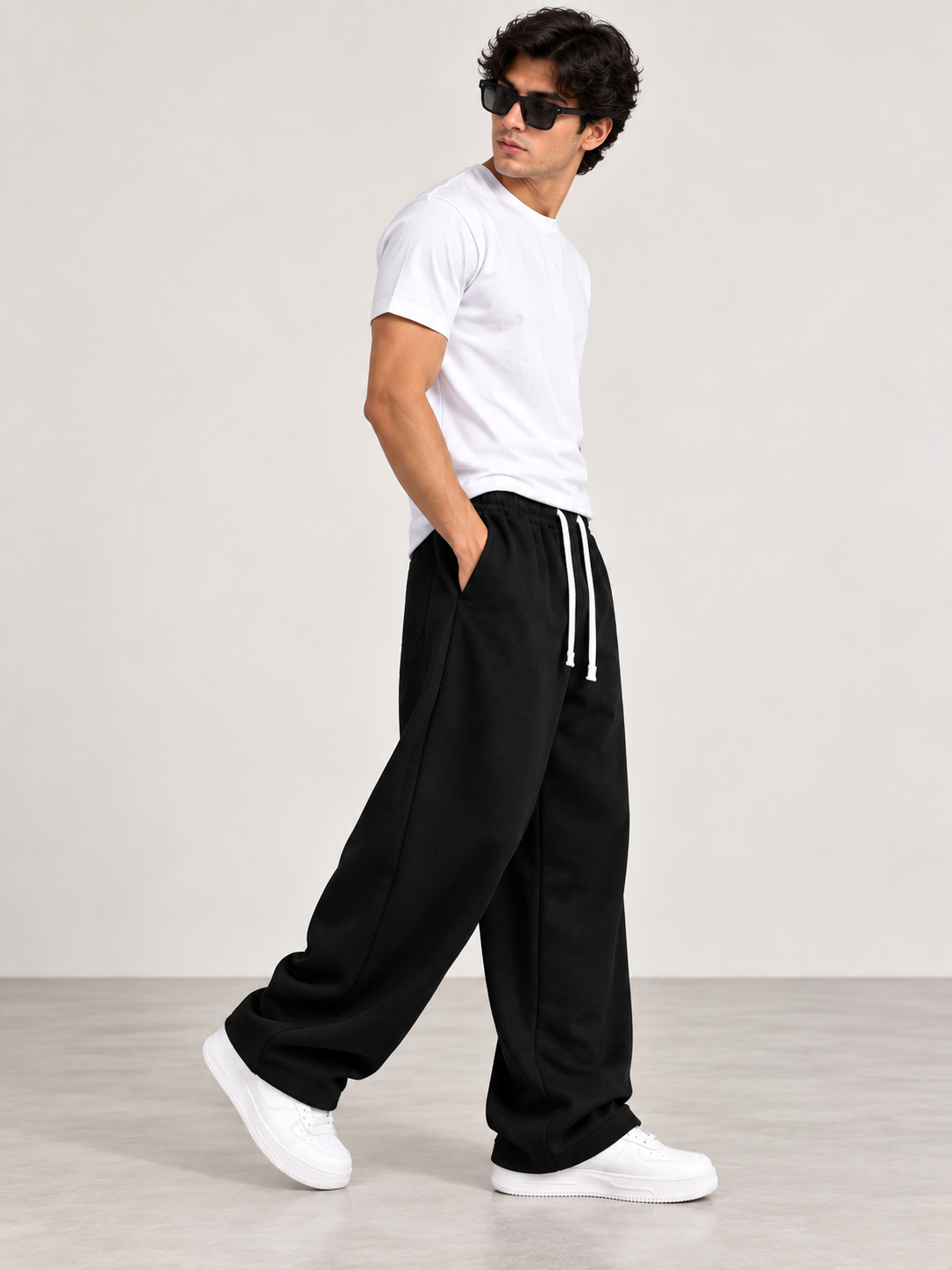 Men Black Oversized Wide-Leg Relaxed Fit Drawstring Jogger Sweatpants