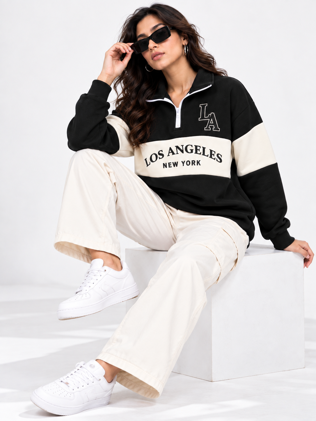 Women Collared Neck Zipper Printed Sweatshirt